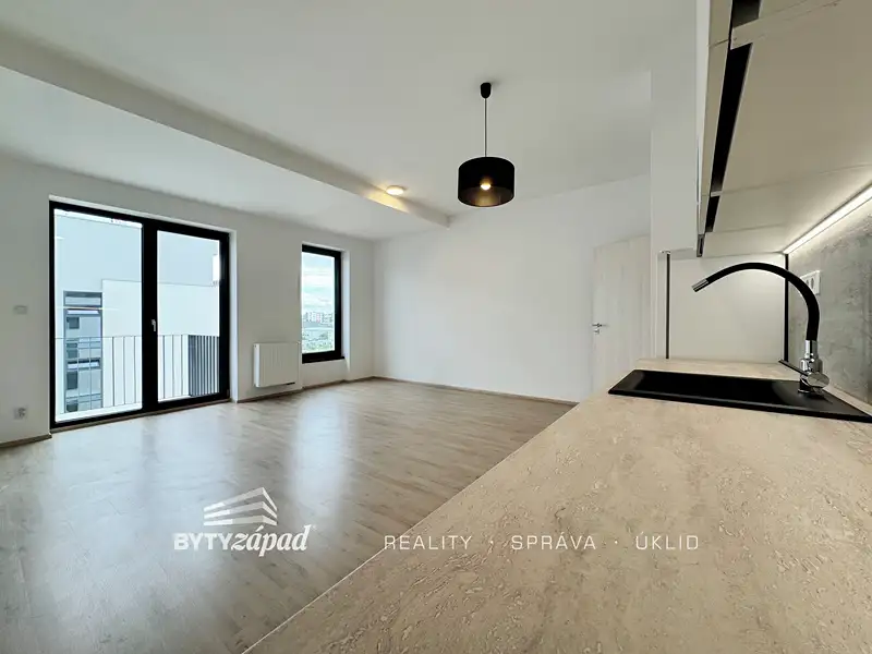 Pronájem bytu 1+kk 37 m²